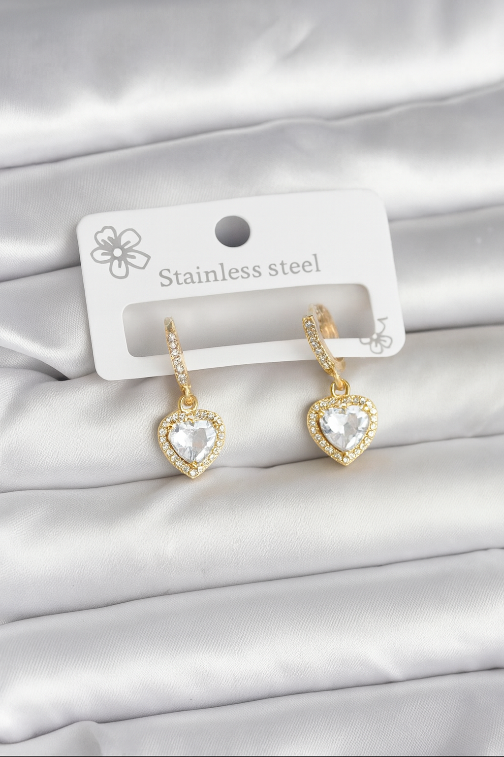 Gold renk zirkon taşlı kalp model kolye