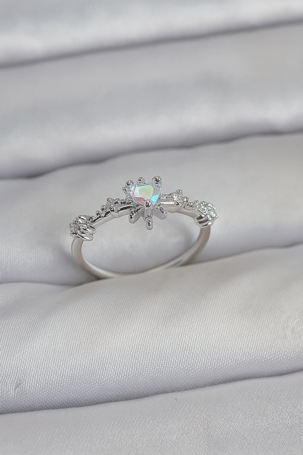 Gümüş Renk Yıldız Model Kadın Yüzük